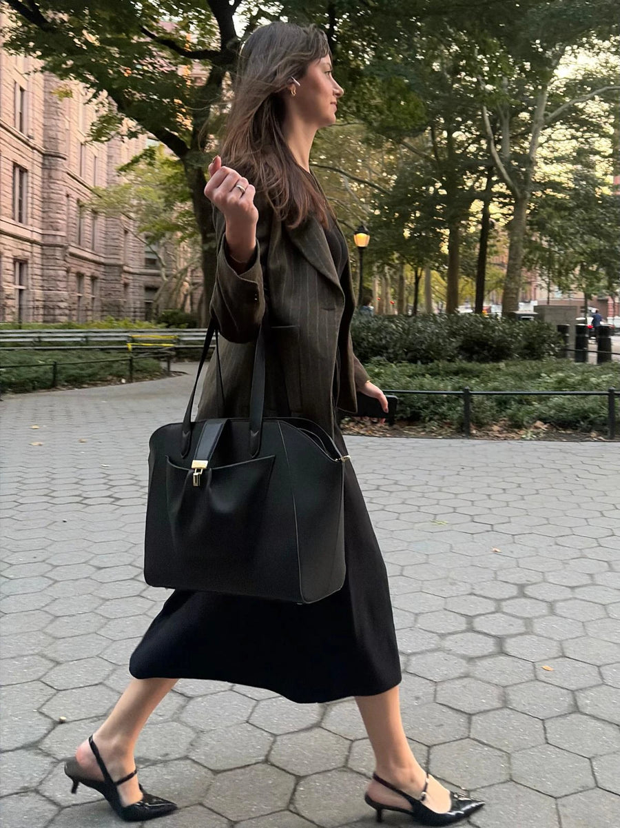 An Eirene customer with her bag