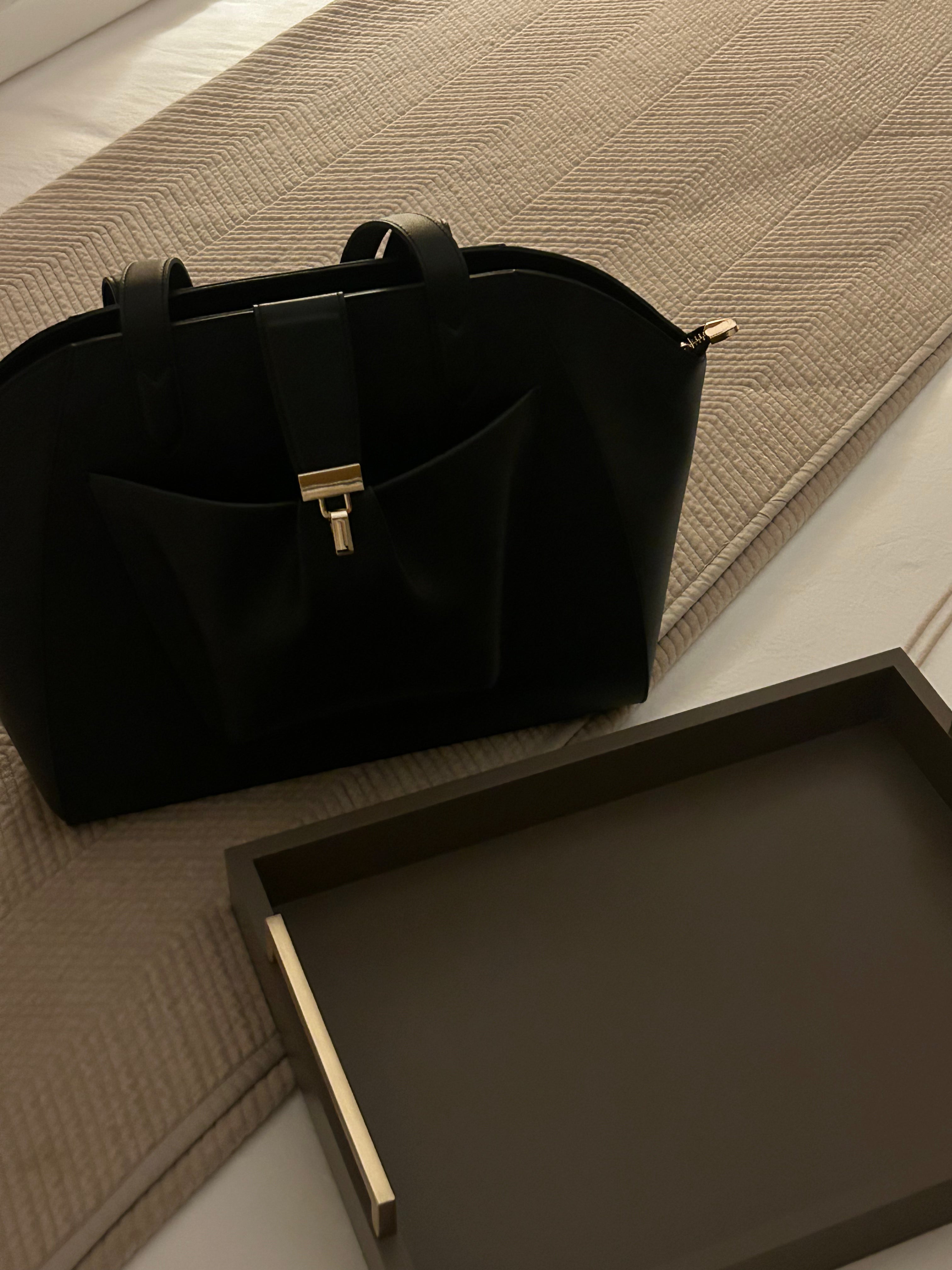 The Fiora Tote